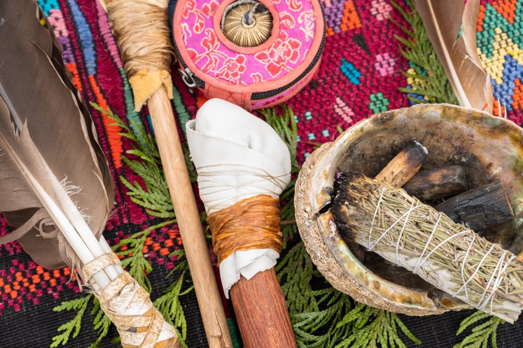 eagle feather sage smudging
